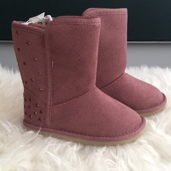Old Navy Ugg boots - Picture 1 of 3